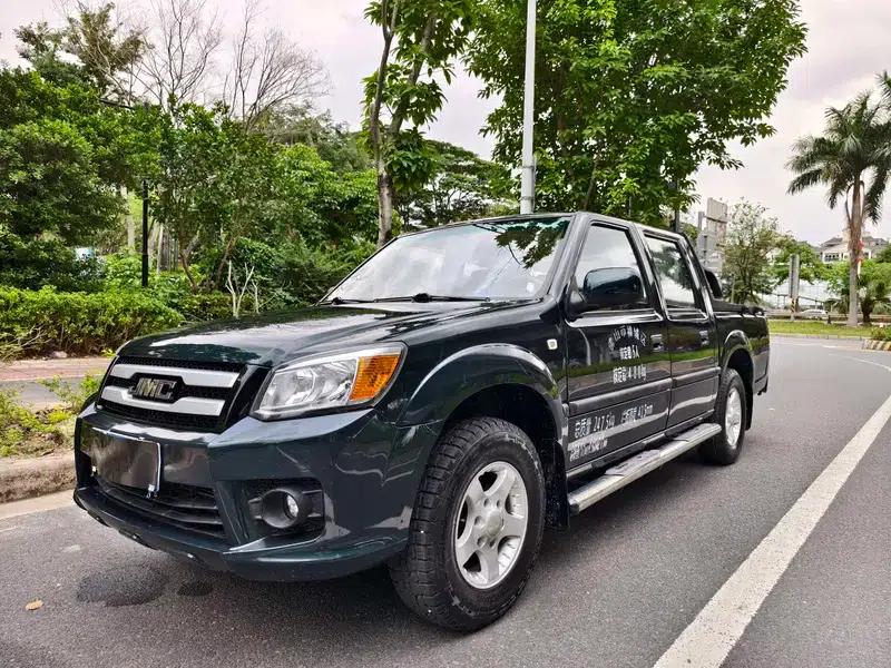 Baodian 2018 Model 2.9T New Value Two-Wheel Drive Diesel Luxury Standard Cargo Box JX4D30B5L — миниатюра 1