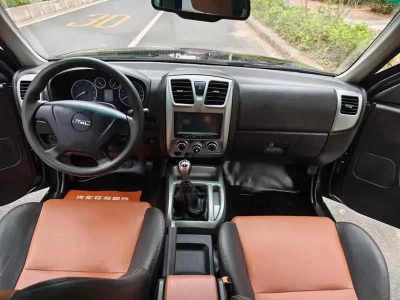 Baodian 2018 Model 2.9T New Value Two-Wheel Drive Diesel Luxury Standard Cargo Box JX4D30B5L — миниатюра 9