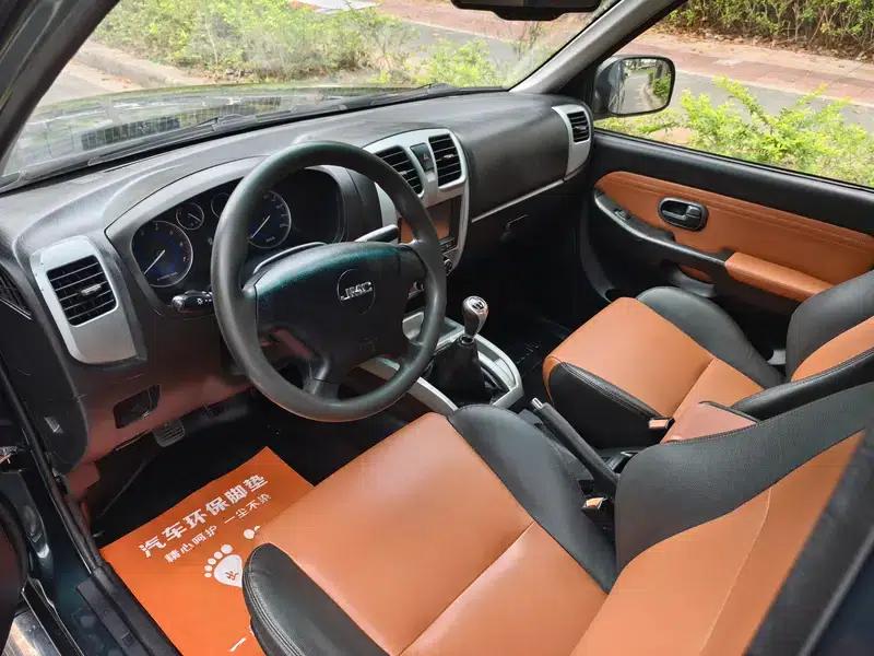 Baodian 2018 Model 2.9T New Value Two-Wheel Drive Diesel Luxury Standard Cargo Box JX4D30B5L — миниатюра 10