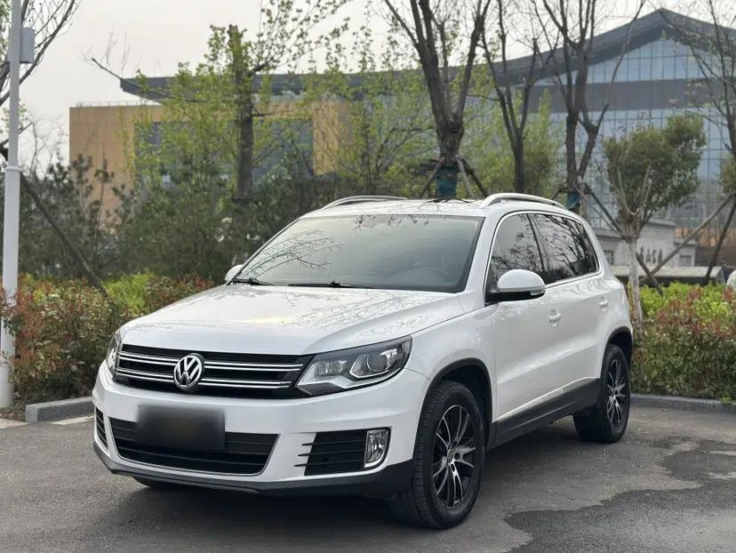 Volkswagen Tiguan 2015 1.8TSI Automatic All-Wheel-Drive Luxury Model — миниатюра 1