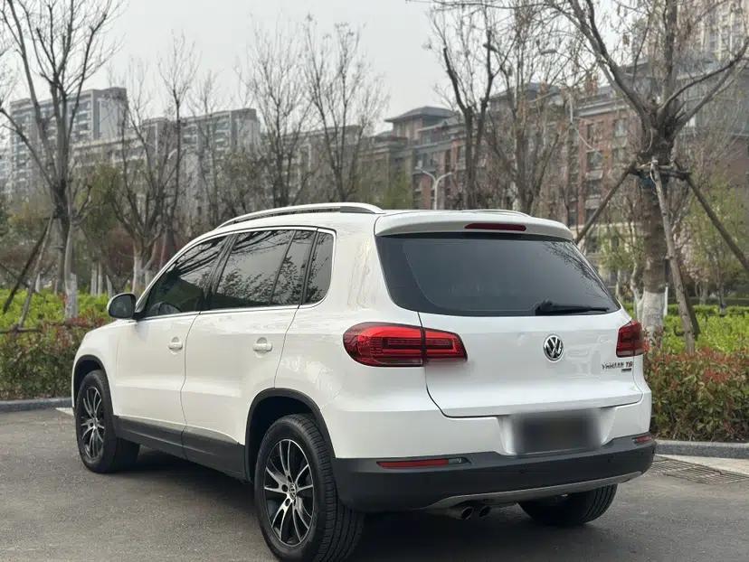 Volkswagen Tiguan 2015 1.8TSI Automatic All-Wheel-Drive Luxury Model — миниатюра 4