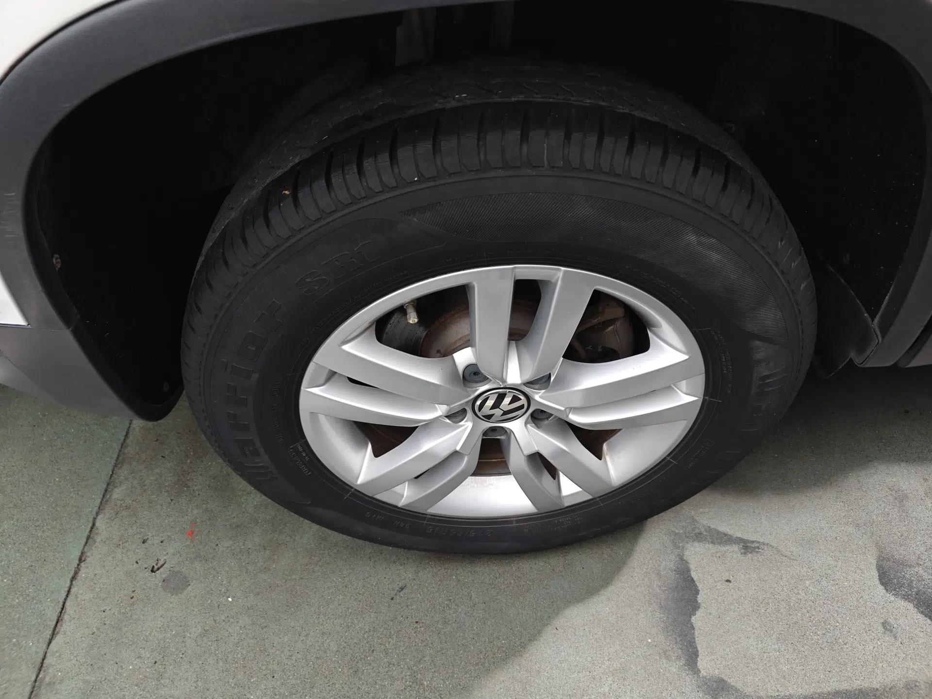 Volkswagen Tiguan 2015 1.8TSI Automatic Two-Wheel Drive Trend Edition — миниатюра 11