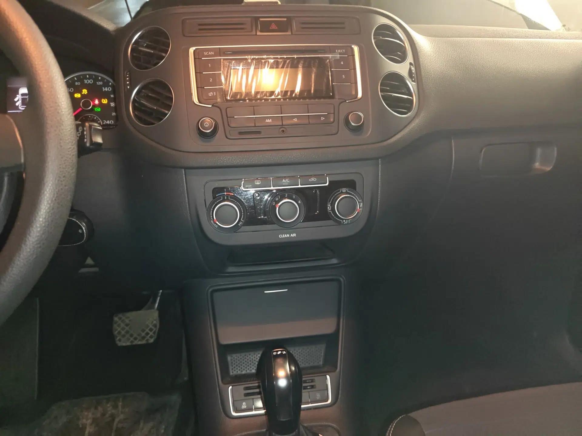 Volkswagen Tiguan 2016 280TSI Automatic Two-Wheel-Drive Silk Road Style Edition — миниатюра 10