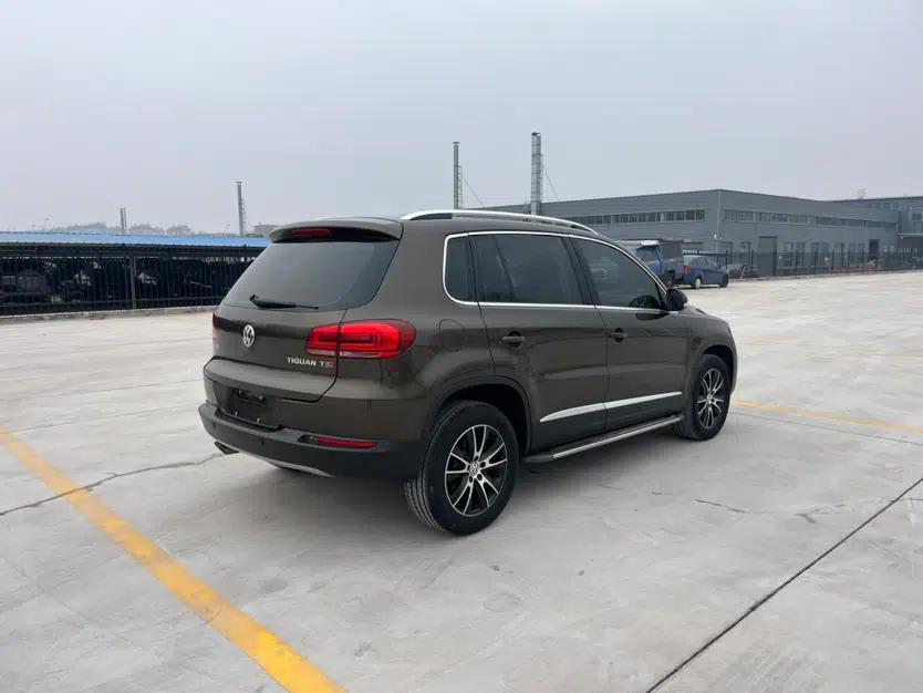 Volkswagen Tiguan 2015 1.8TSI Automatic Two-Wheel Drive Comfort Edition — миниатюра 5