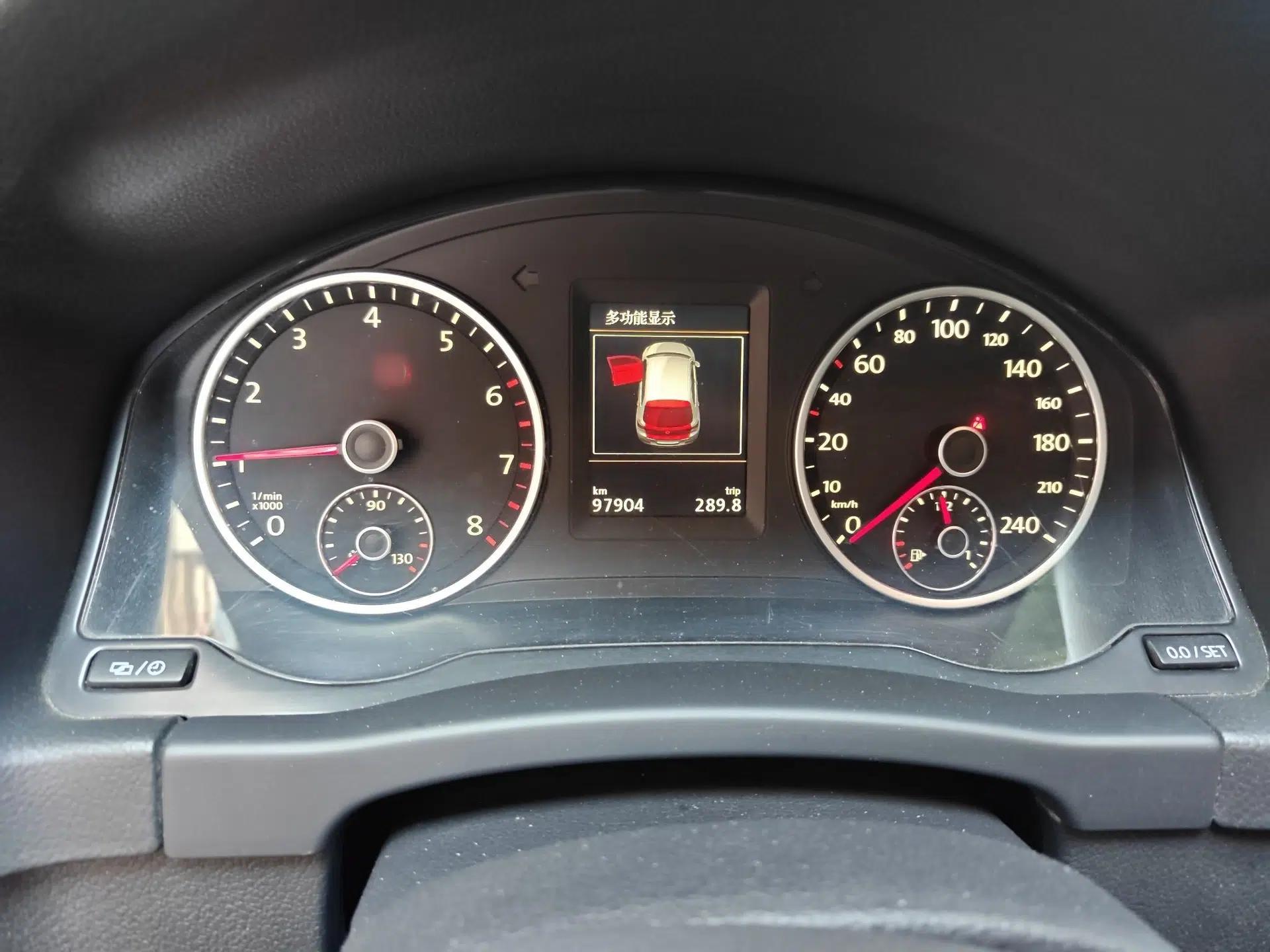 Volkswagen Tiguan 2015 1.8TSI Automatic Two-Wheel Drive Comfort Edition — миниатюра 8