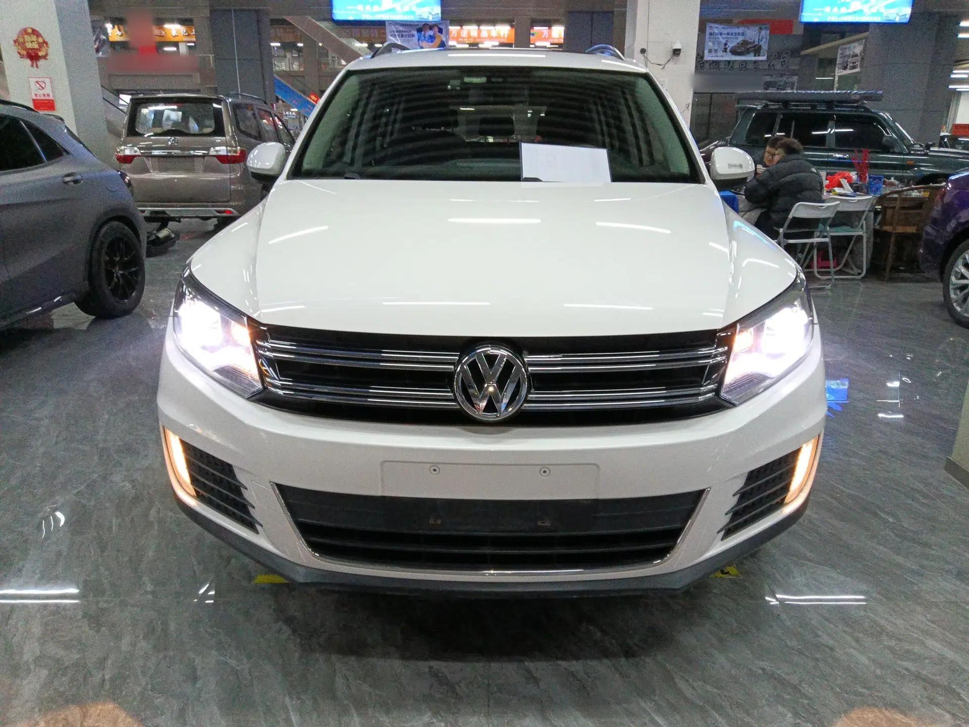 Volkswagen Tiguan 2017 300TSI Automatic Two-Wheel Drive Silk Road Comfort Edition — миниатюра 2