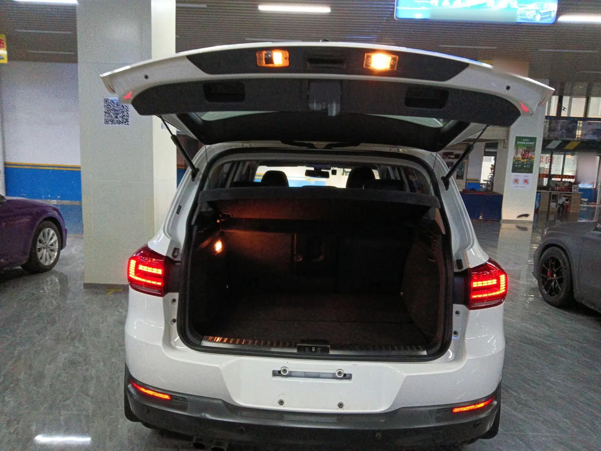 Volkswagen Tiguan 2017 300TSI Automatic Two-Wheel Drive Silk Road Comfort Edition — миниатюра 22