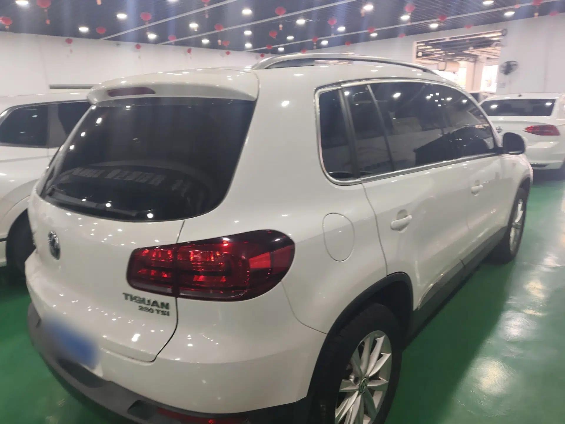 Volkswagen Tiguan 2016 280TSI Automatic Two-Wheel-Drive Silk Road Style Edition — миниатюра 4