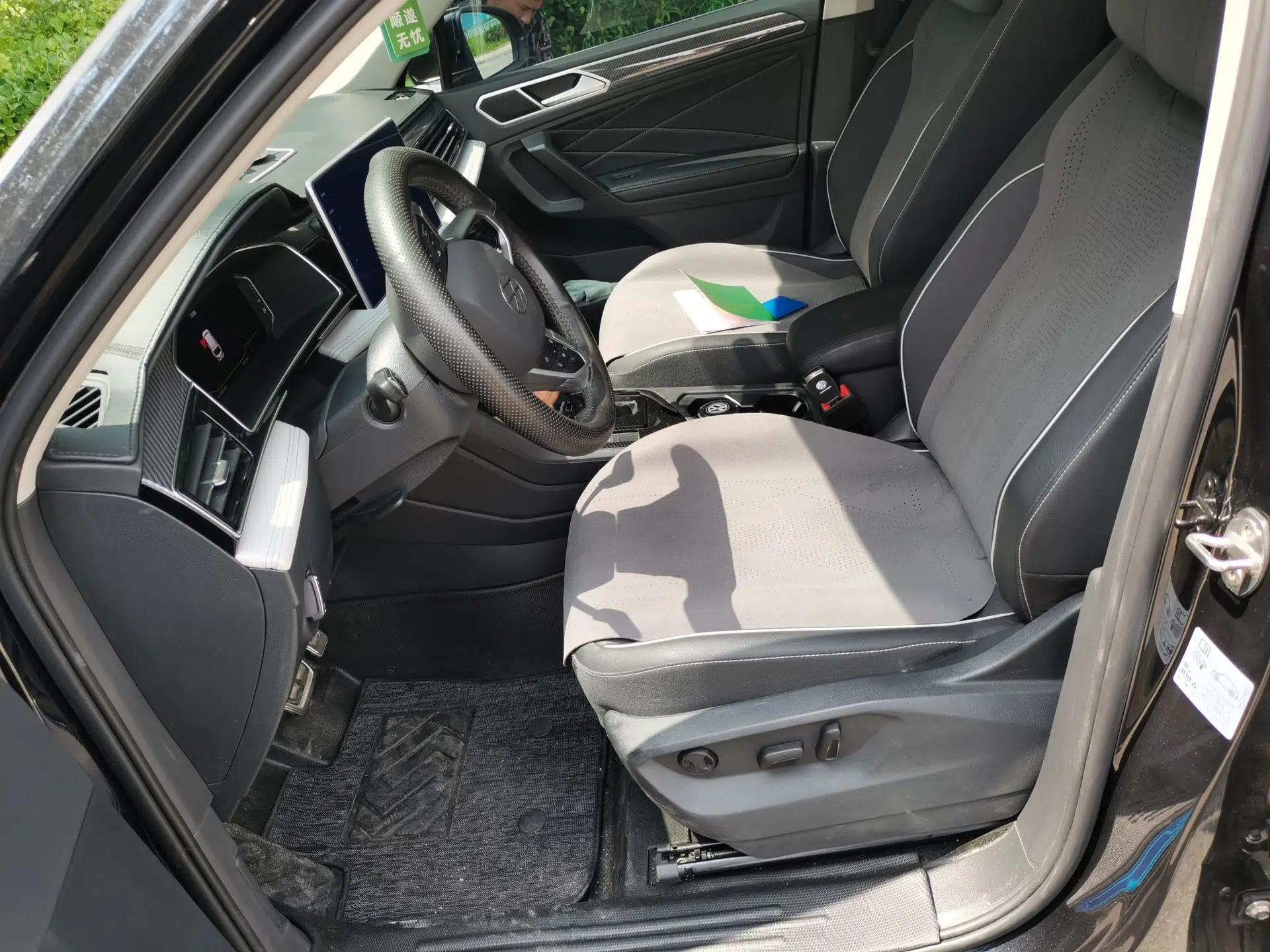 Volkswagen Tiguan L 2024 330TSI Automatic Two-Wheel Drive R-Line Enhanced Edition — миниатюра 15