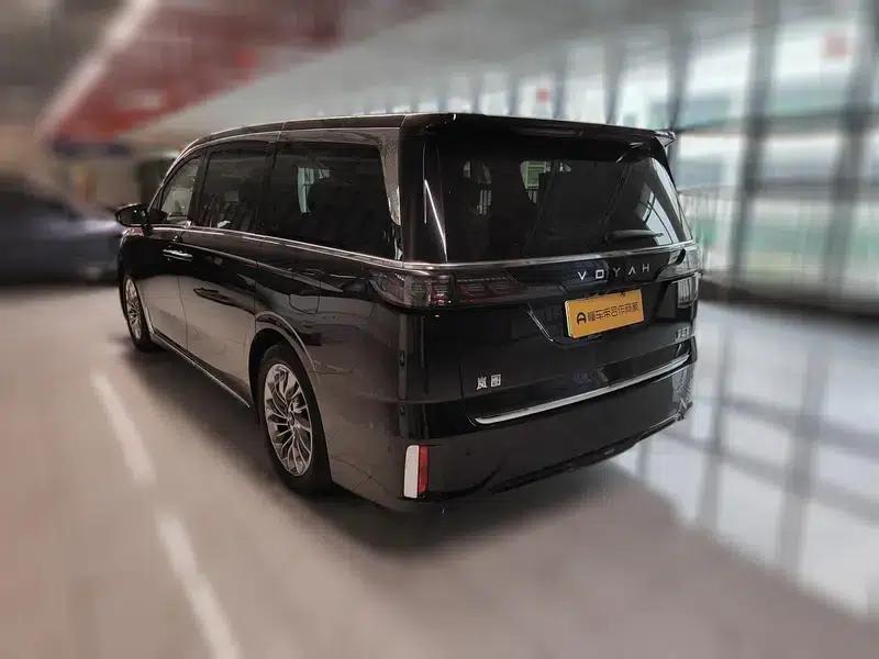Voyah Dreamer PHEV 2024 - Long Range Flagship Edition — миниатюра 3