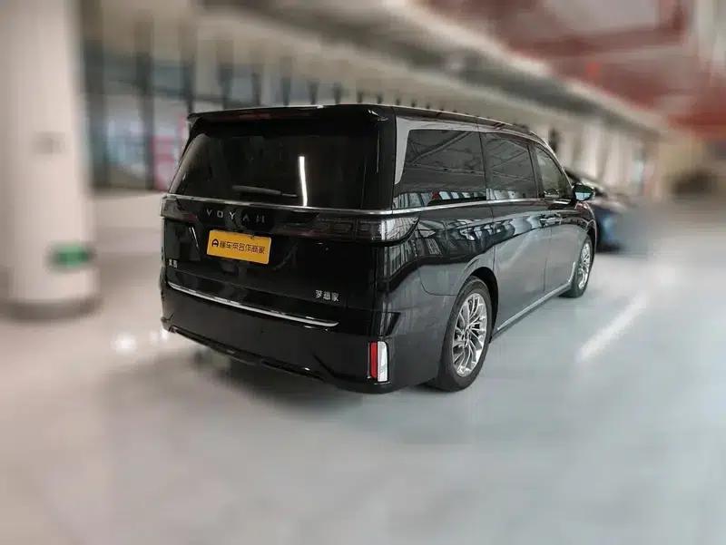 Voyah Dreamer PHEV 2024 - Long Range Flagship Edition — миниатюра 4