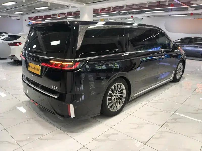 Voyah Dreamer PHEV 2024 - Long Range Flagship Edition — миниатюра 4