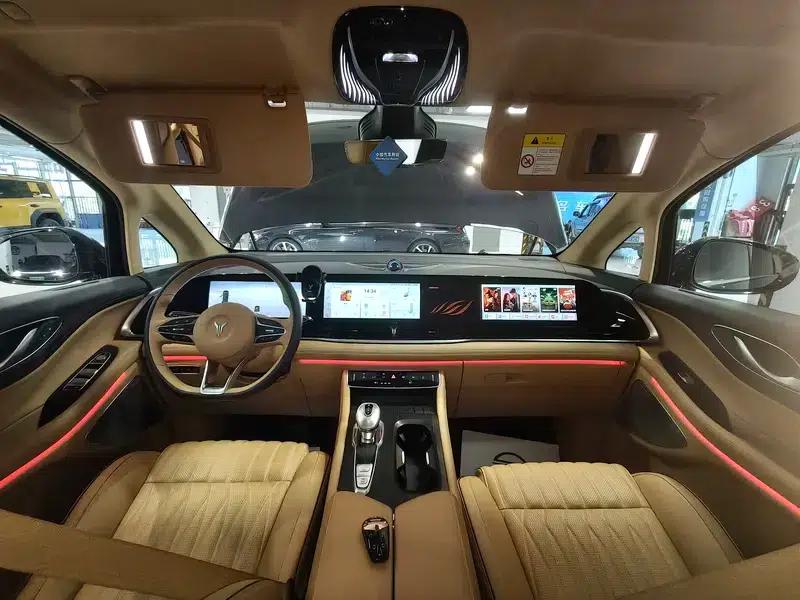 Voyah Dreamer PHEV 2024 - Long Range Flagship Edition — миниатюра 5