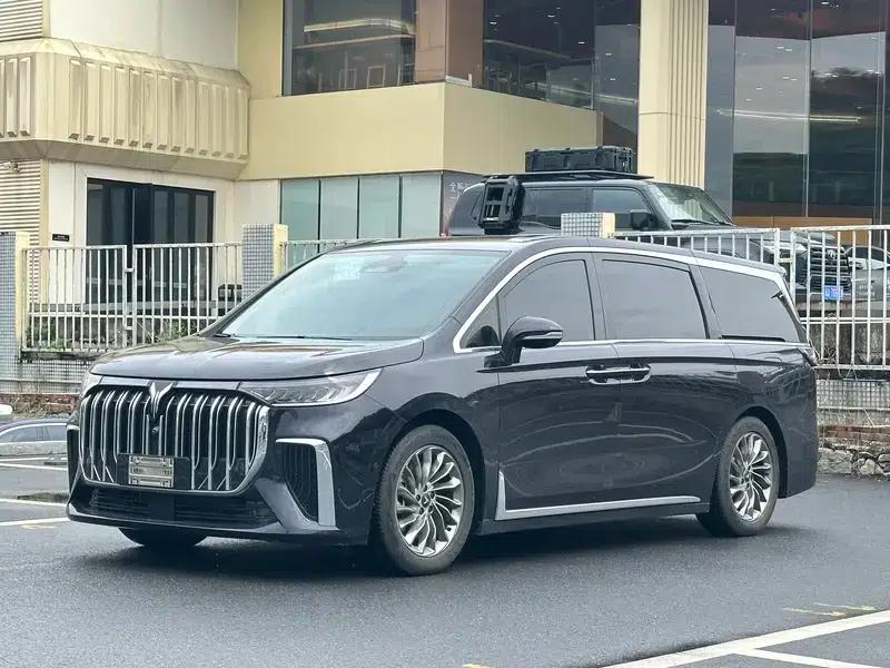 Voyah Dreamer PHEV 2022 Low-Carbon Edition — миниатюра 1