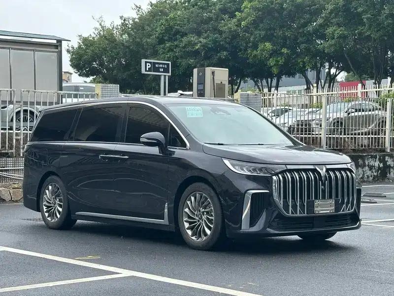 Voyah Dreamer PHEV 2022 Low-Carbon Edition — миниатюра 3