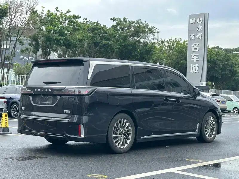 Voyah Dreamer PHEV 2022 Low-Carbon Edition — миниатюра 6
