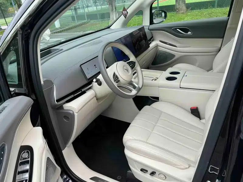 Voyah Dreamer PHEV 2025 AWD Premium Kunpeng Edition — миниатюра 11
