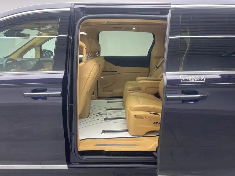 Voyah Dreamer PHEV 2022 Low-Carbon Edition — миниатюра 18