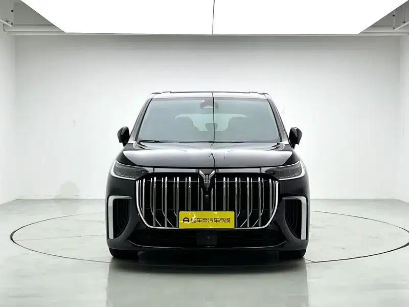 Voyah Dreamer PHEV 2024 - Extended Range Premium Edition — миниатюра 2