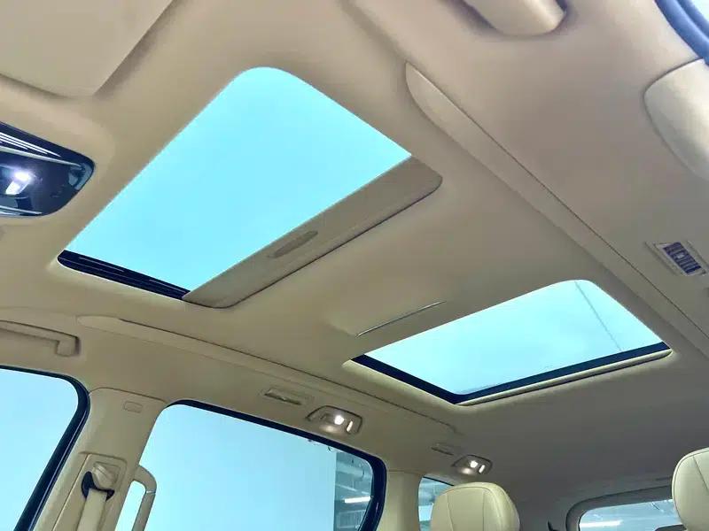 Voyah Dreamer PHEV 2024 - Extended Range Premium Edition — миниатюра 19