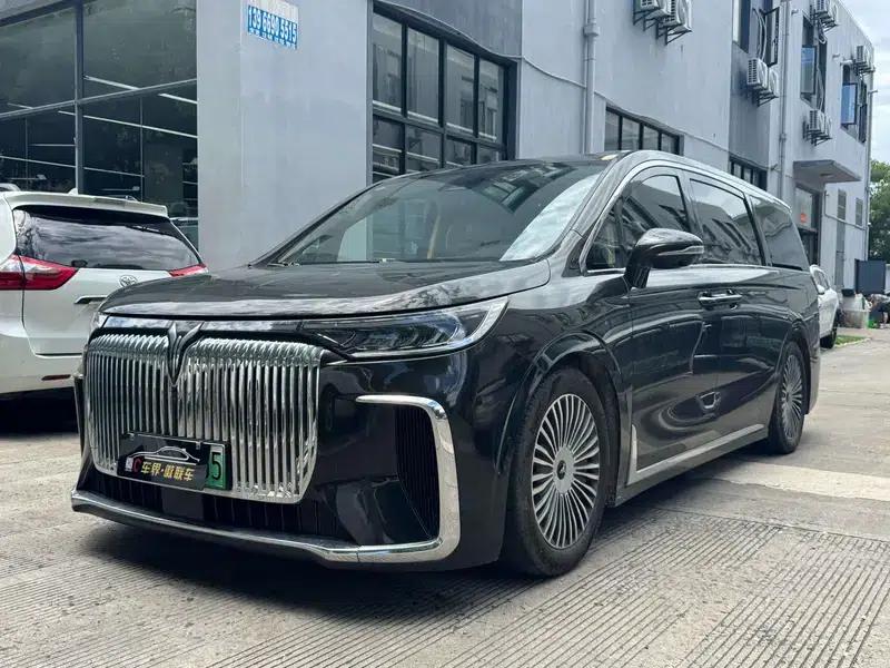 Voyah Dreamer PHEV 2025 AWD Flagship Kunpeng Edition — миниатюра 1