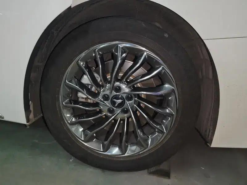 Voyah Dreamer PHEV 2022 Low-Carbon Edition — миниатюра 20