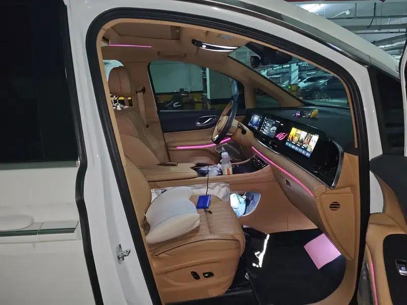Voyah Dreamer PHEV 2022 Low-Carbon Edition — миниатюра 8