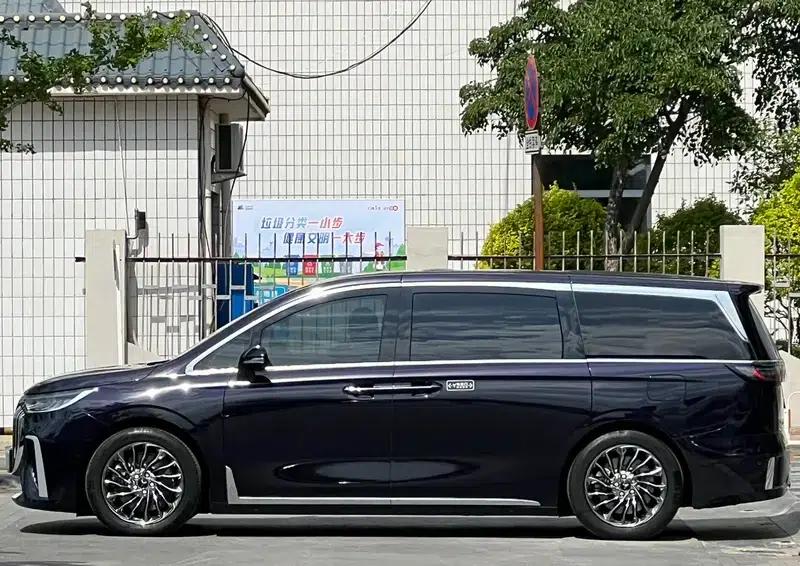 Voyah Dreamer PHEV 2022 Low-Carbon Edition — миниатюра 3