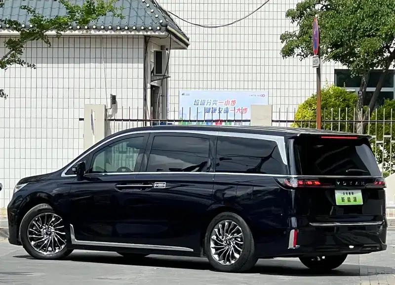 Voyah Dreamer PHEV 2022 Low-Carbon Edition — миниатюра 4
