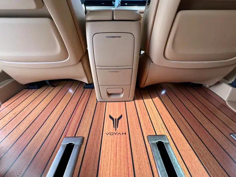 Voyah Dreamer PHEV 2022 Low-Carbon Edition — миниатюра 8