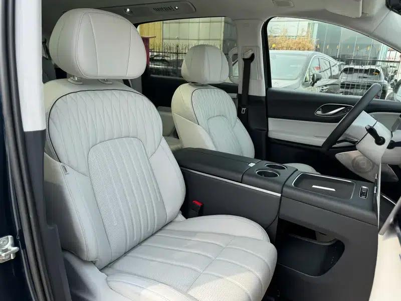 Voyah Dreamer PHEV 2025 AWD Flagship Kunpeng Edition — миниатюра 14