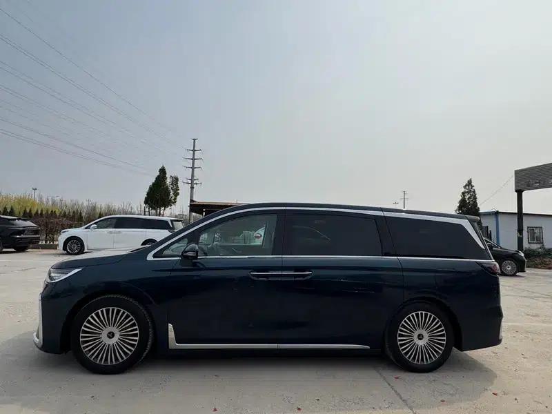 Voyah Dreamer PHEV 2025 AWD Flagship Kunpeng Edition — миниатюра 3