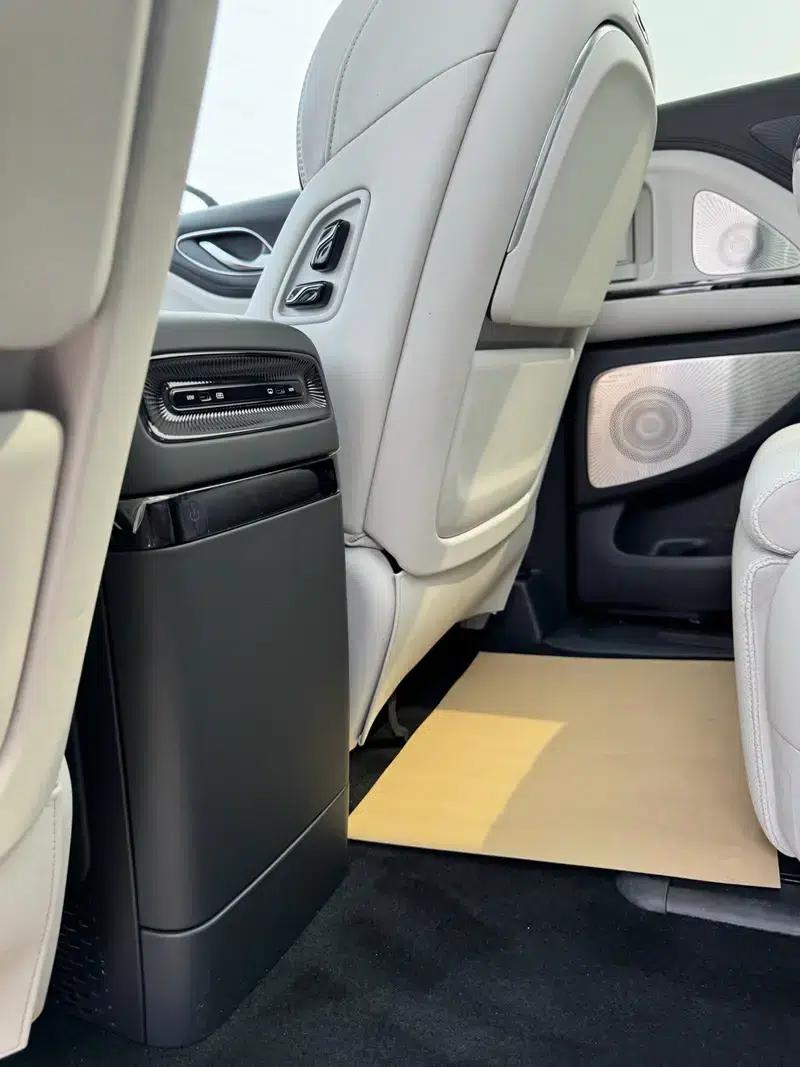 Voyah Dreamer PHEV 2025 AWD Flagship Kunpeng Edition — миниатюра 5