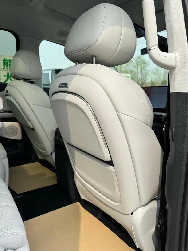 Voyah Dreamer PHEV 2025 AWD Flagship Kunpeng Edition — миниатюра 6