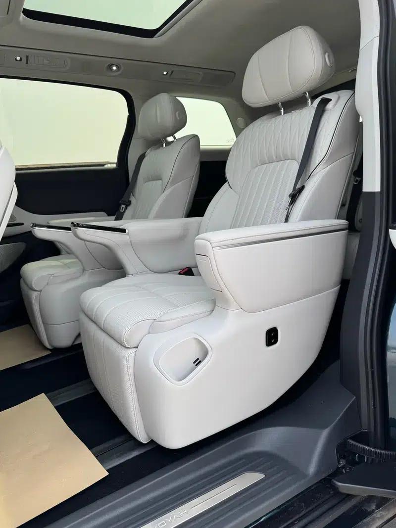Voyah Dreamer PHEV 2025 AWD Flagship Kunpeng Edition — миниатюра 8
