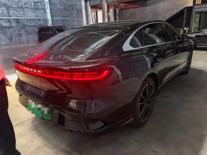 Voyah Chase PHEV 2024 Long Range AWD Flagship Edition — миниатюра 6