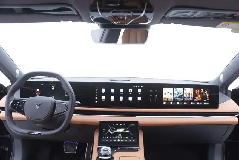 Voyah Chase PHEV 2024 Long Range AWD Flagship Edition — миниатюра 17