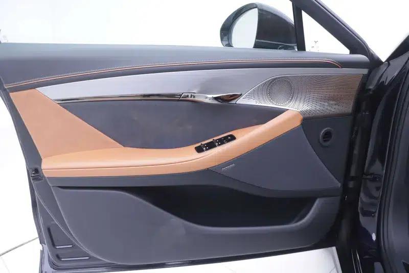 Voyah Chase PHEV 2024 Long Range AWD Flagship Edition — миниатюра 6