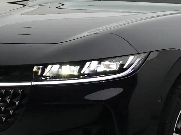 Voyah Chase PHEV 2024 Extended Range AWD Executive Edition — миниатюра 12