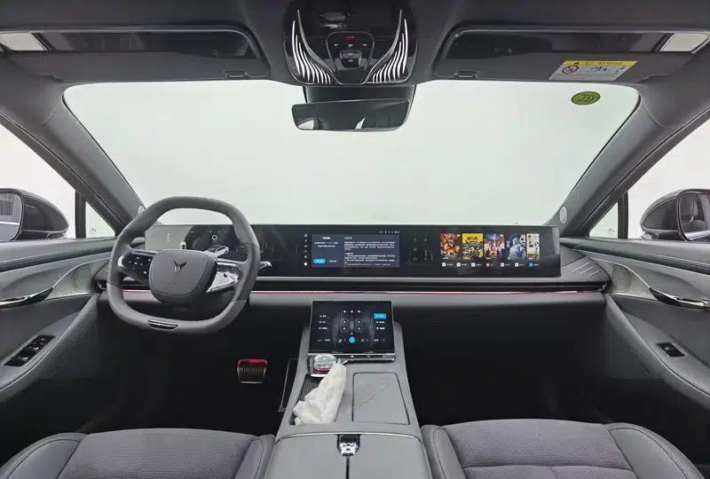 Voyah Chase PHEV 2024 Extended Range AWD Executive Edition — миниатюра 14