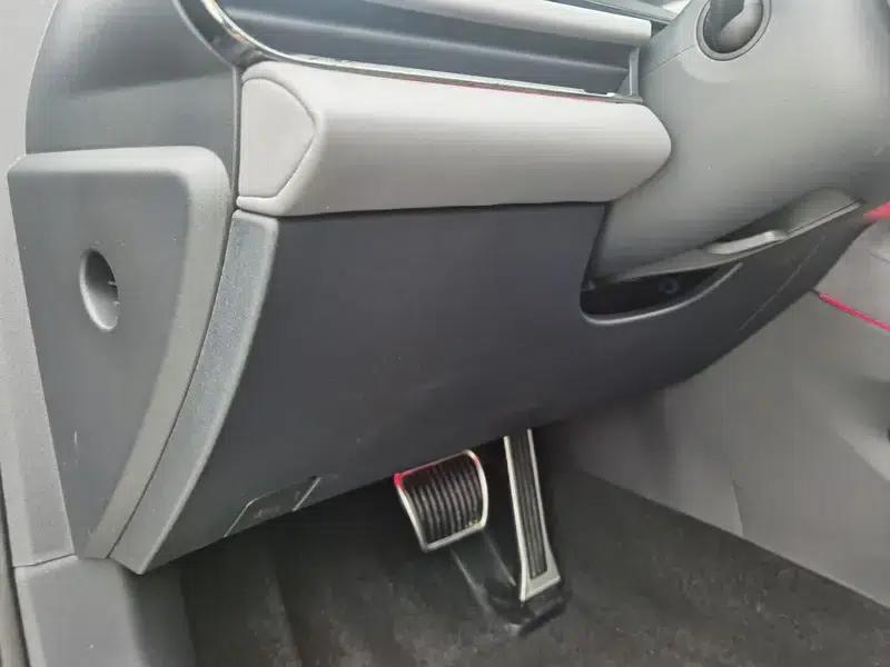 Voyah Chase PHEV 2024 Extended Range AWD Executive Edition — миниатюра 18