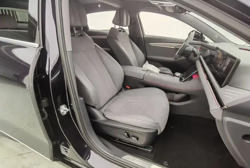 Voyah Chase PHEV 2024 Extended Range AWD Executive Edition — миниатюра 20