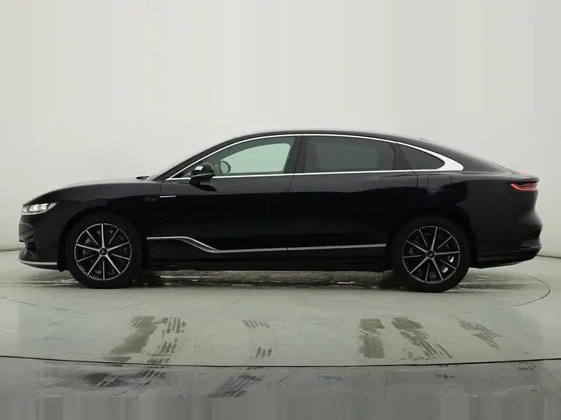 Voyah Chase PHEV 2024 Extended Range AWD Executive Edition — миниатюра 4