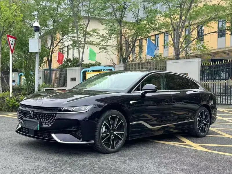 Voyah Chase PHEV 2024 Long Range AWD Flagship Edition — миниатюра 1