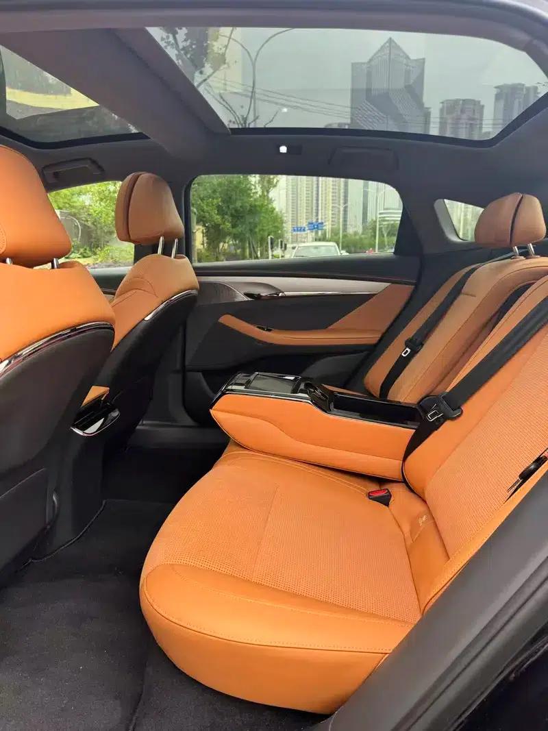 Voyah Chase PHEV 2024 Long Range AWD Flagship Edition — миниатюра 7