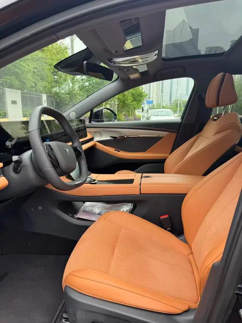 Voyah Chase PHEV 2024 Long Range AWD Flagship Edition — миниатюра 9