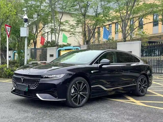 Voyah Chase PHEV 2024 Long Range AWD Flagship Edition