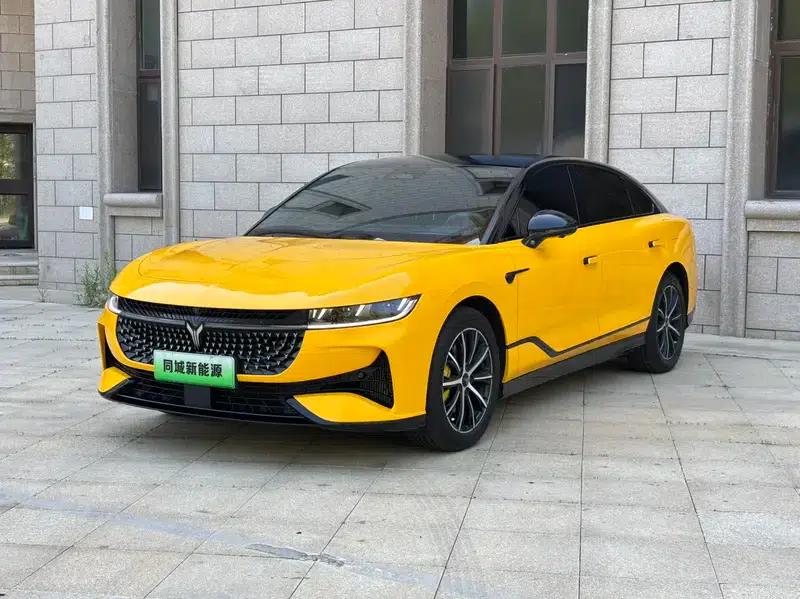 Voyah Chase PHEV 2024 Extended Range AWD Executive Edition — миниатюра 1