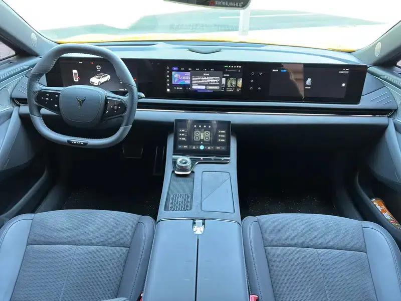 Voyah Chase PHEV 2024 Extended Range AWD Executive Edition — миниатюра 6