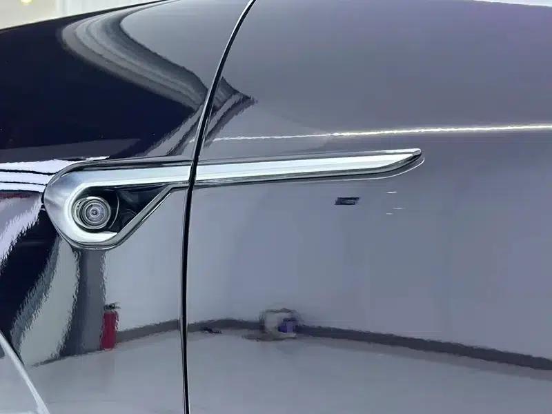 Voyah Chase PHEV 2024 Long Range AWD Flagship Edition — миниатюра 15